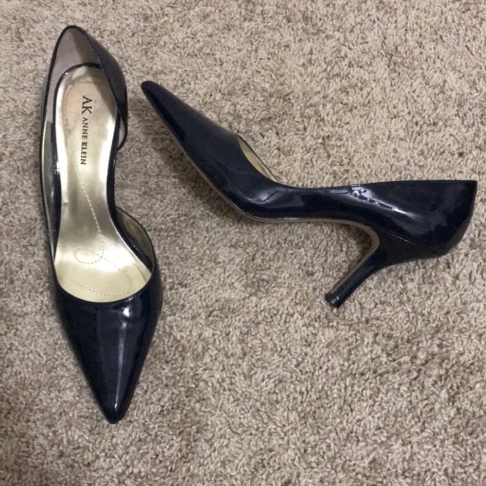 Navy heels